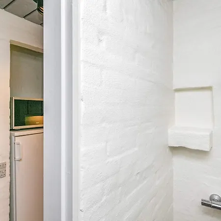 6 Person In * Brovst