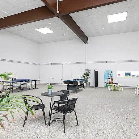 Apartment 6 Person In *