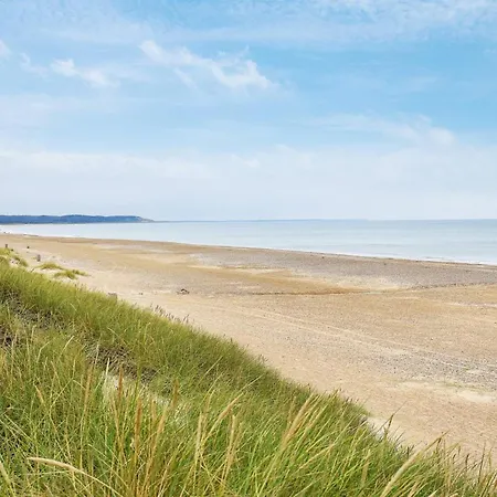 6 Person In Apartment