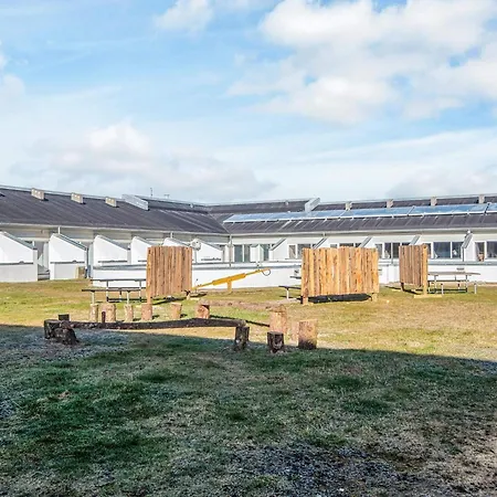 Apartment 6 Person In